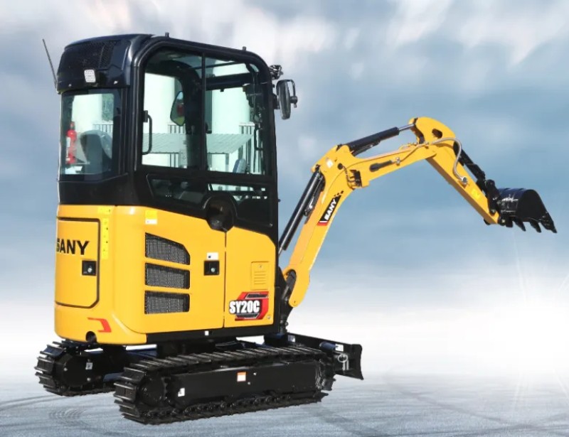 Descrição detalhada da mini escavadeira Sany SY20C: peso total de 350 kg, capacidade de balde de 0,04 m3 e desempenho de potência de 14,6 kW