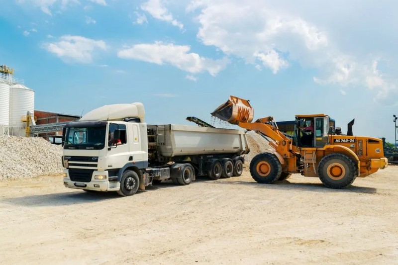 Aquecimento da aquisição de equipamentos transfronteiriços em 2026: marcas de carregadoras no exterior adicionam código ao layout da cadeia de suprimentos doméstica